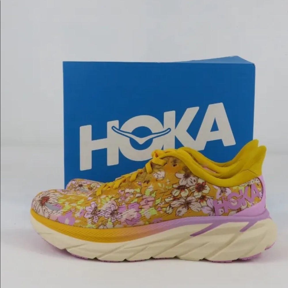 BNWT free people x Hokas clifton 6.5